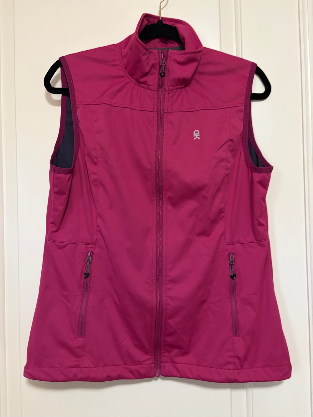 🥾💧🎿 Women’s Magenta Pink Performance Softshell Vest ☀️🥾🏂